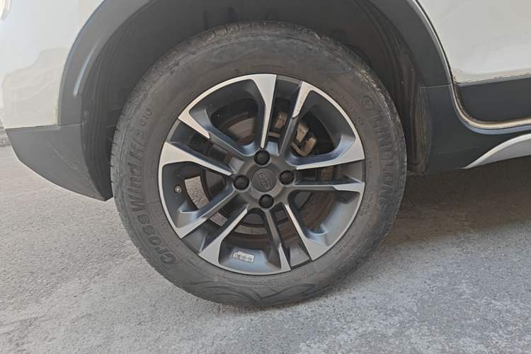 Used Geely Auto Vision X3 2019 Upgraded Model 1.5L Manual Elite Version Right Rear Wheel Hub