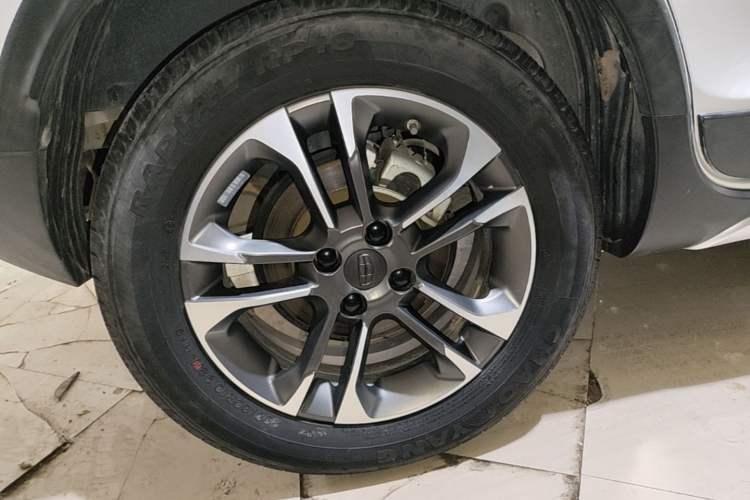 Used Geely Auto Vision X3 2019 Upgraded Model 1.5L CVT Elite Version Right Rear Wheel Hub
