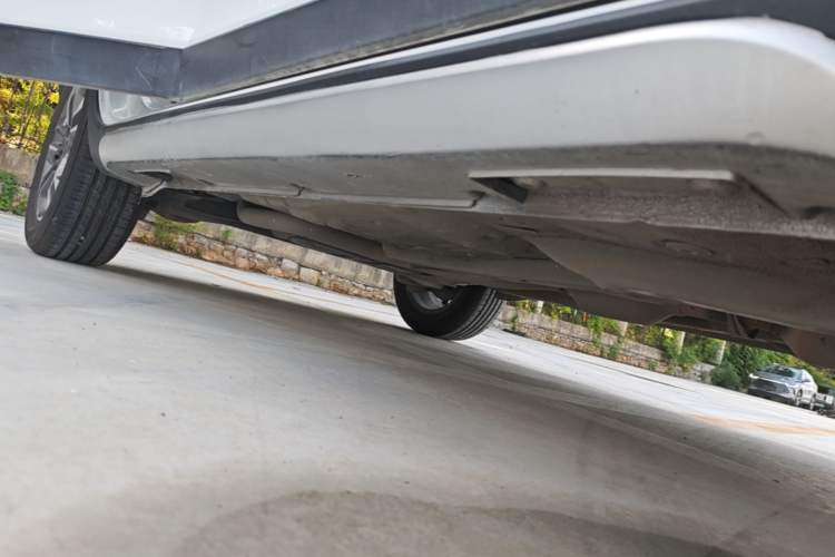 Used Geely Auto Vision X3 2019 Upgraded Model 1.5L Manual Elite Version Right Side Sill