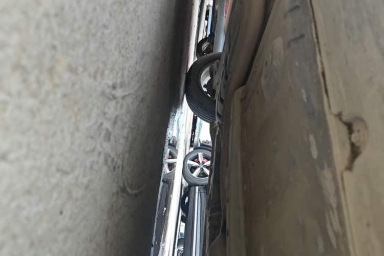 Used Geely Auto Vision X3 2019 Upgraded Model 1.5L CVT Elite Version Right Side Sill