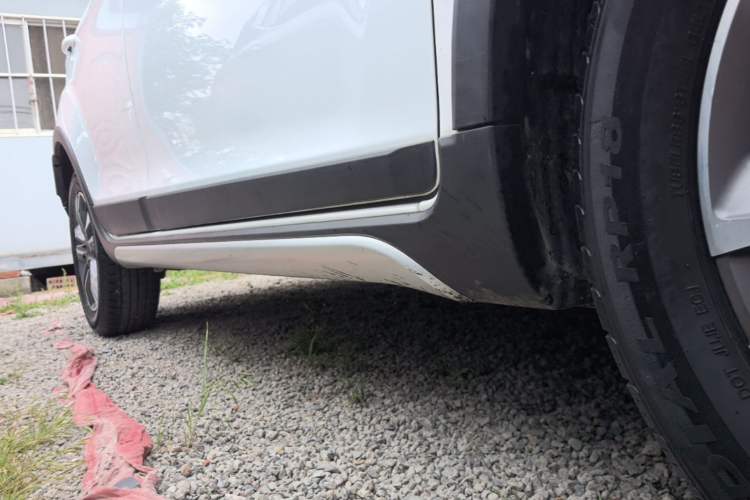 Used Geely Auto Vision X3 2019 Upgraded Model 1.5L CVT Elite Version Right Side Sill