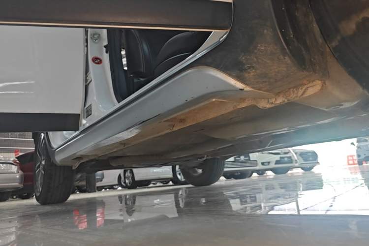 Used Geely Auto Vision X3 2019 Upgraded Model 1.5L Manual Elite Version Right Side Sill