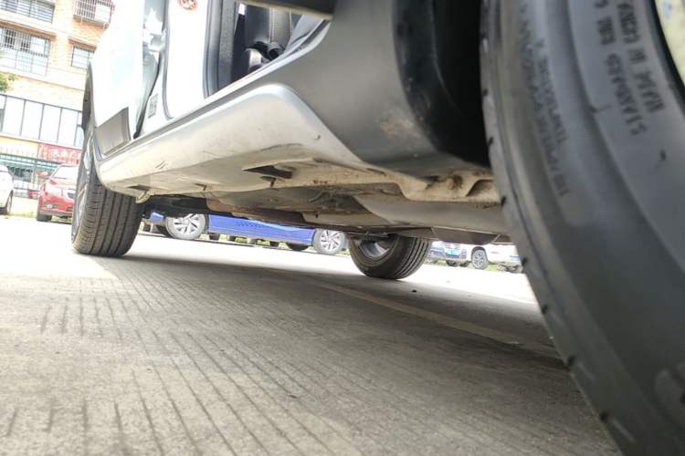 Used Geely Auto Vision X3 2019 Upgraded Model 1.5L CVT Elite Version Right Side Sill