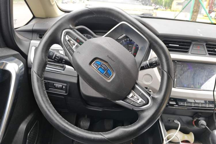 Used Geely Auto Vision X3 2019 Upgraded Model 1.5L Manual Elite Version Steering Wheel