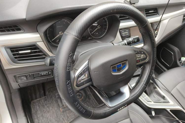 Used Geely Auto Vision X3 2019 Upgraded Model 1.5L CVT Elite Version Steering Wheel
