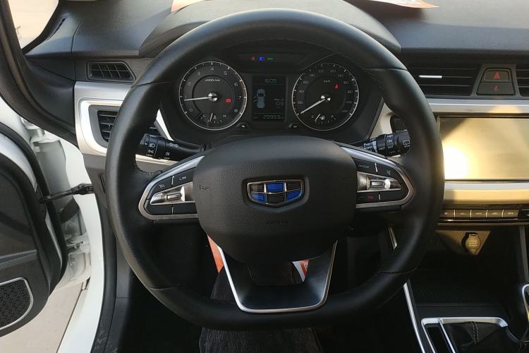 Used Geely Auto Vision X3 2019 Upgraded Model 1.5L Manual Elite Version Steering Wheel