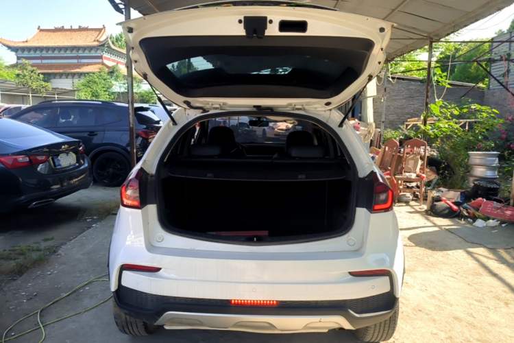 Used Geely Auto Vision X3 2019 Upgraded Model 1.5L CVT Elite Version Trunk