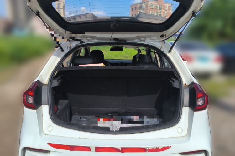 Used Geely Auto Vision X3 2019 Upgraded Model 1.5L CVT Elite Version Trunk
