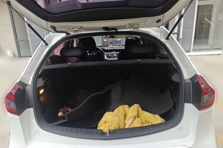 Used Geely Auto Vision X3 2019 Upgraded Model 1.5L CVT Elite Version Trunk