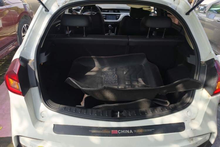 Used Geely Auto Vision X3 2019 Upgraded Model 1.5L CVT Elite Version Trunk