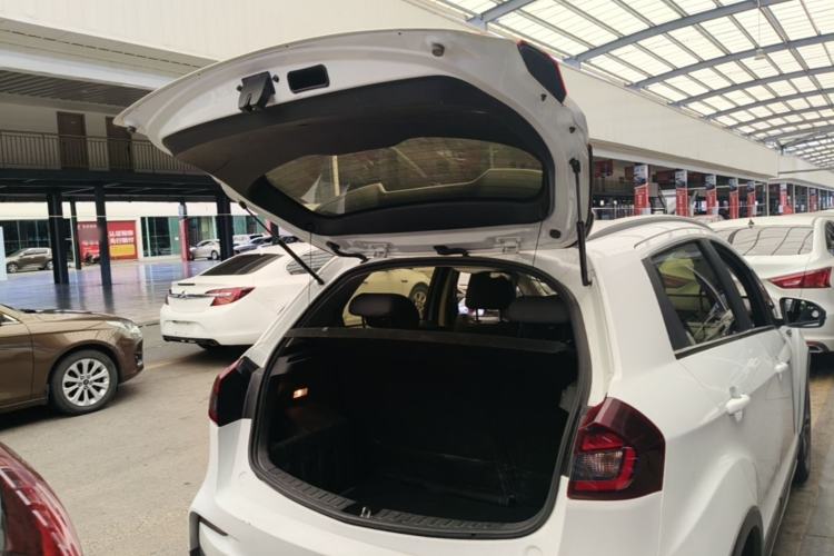 Used Geely Auto Vision X3 2019 Upgraded Model 1.5L CVT Prestige Version Trunk