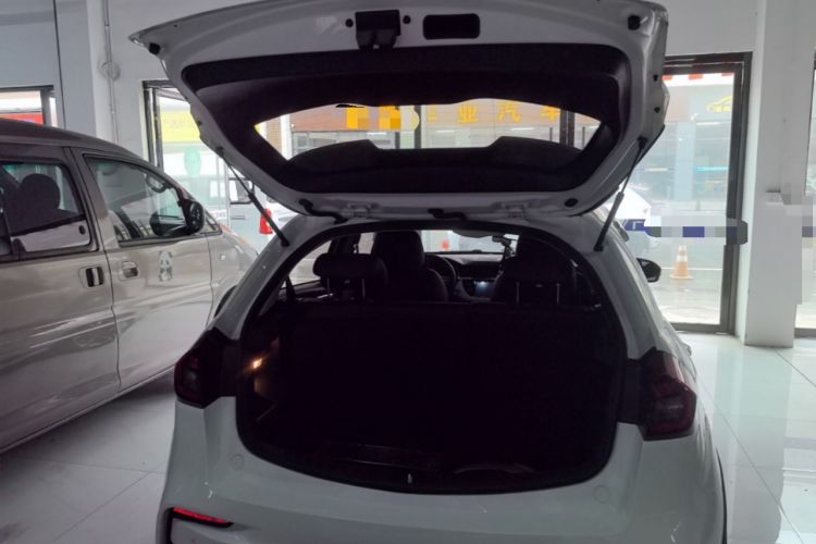 Used Geely Auto Vision X3 2019 Upgraded Model 1.5L CVT Elite Version Trunk