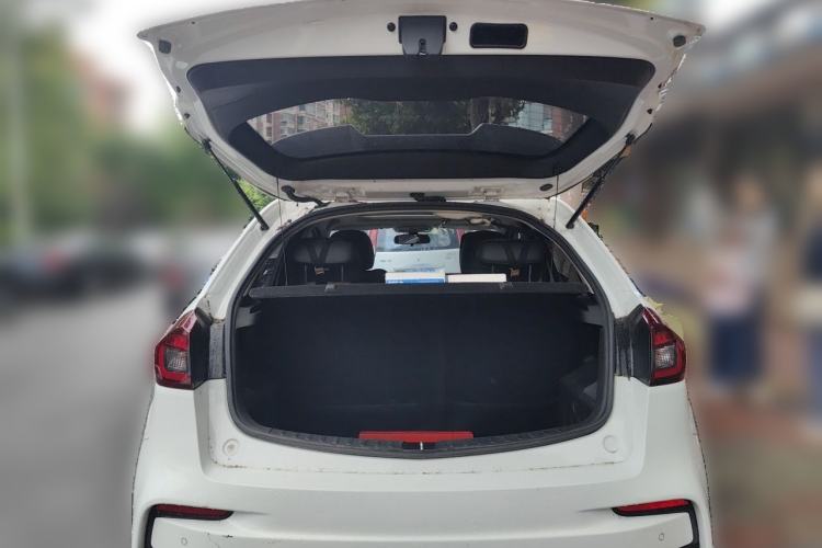 Used Geely Auto Vision X3 2019 Upgraded Model 1.5L CVT Prestige Version Trunk