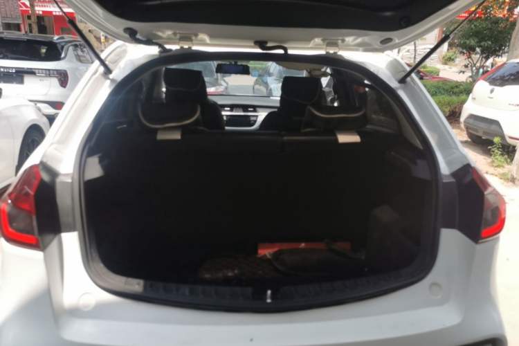 Used Geely Auto Vision X3 2019 Upgraded Model 1.5L Manual Elite Version Trunk