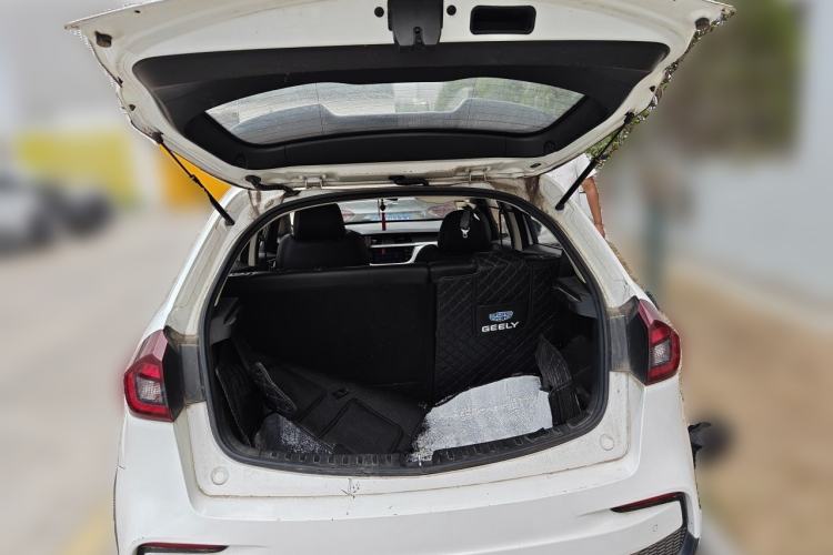 Used Geely Auto Vision X3 2019 Upgraded Model 1.5L CVT Prestige Version Trunk