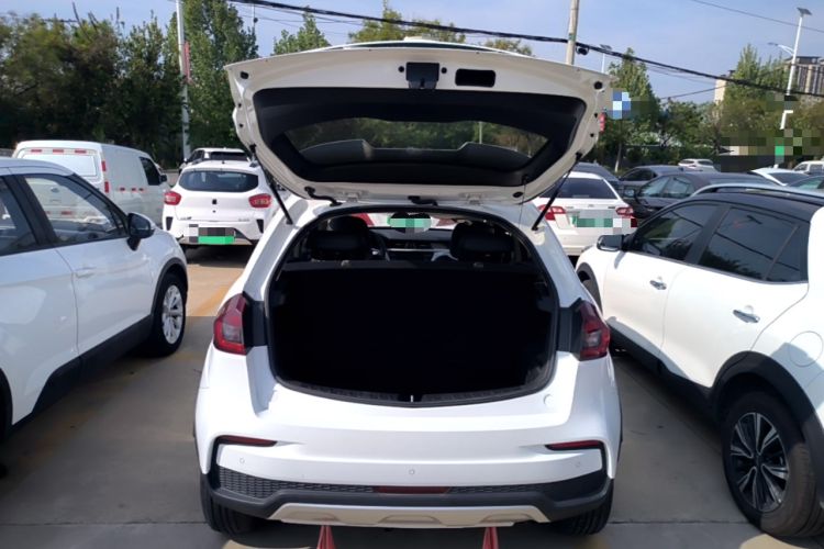 Used Geely Auto Vision X3 2019 Upgraded Model 1.5L Manual Luxury Version Trunk