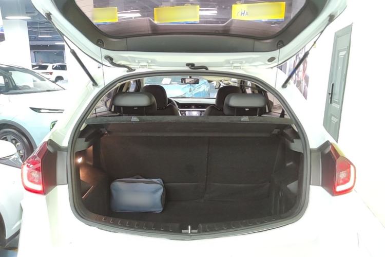 Used Geely Auto Vision X3 2019 Upgraded Model 1.5L CVT Elite Version Trunk