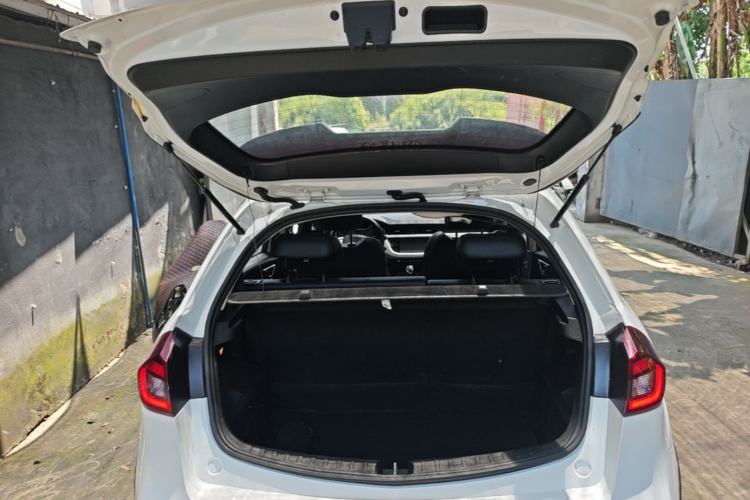 Used Geely Auto Vision X3 2019 Upgraded Model 1.5L CVT Prestige Version Trunk