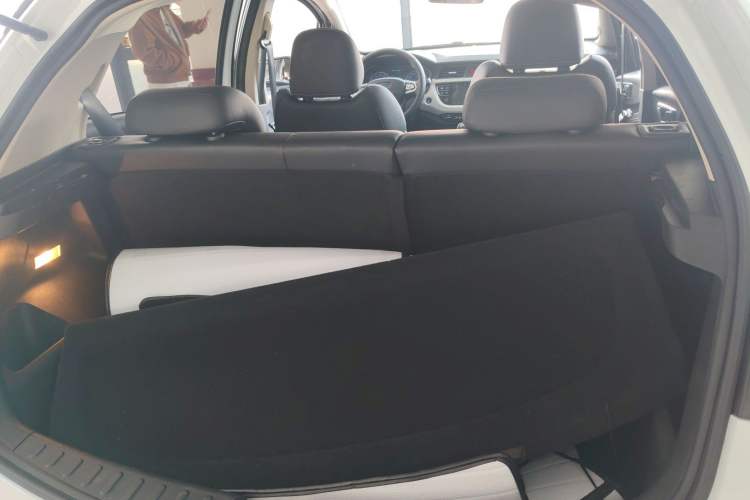 Used Geely Auto Vision X3 2019 Upgraded Model 1.5L CVT Prestige Version Trunk