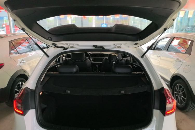 Used Geely Auto Vision X3 2019 Upgraded Model 1.5L CVT Prestige Version Trunk