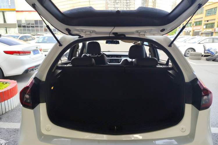 Used Geely Auto Vision X3 2019 Upgraded Model 1.5L Manual Elite Version Trunk