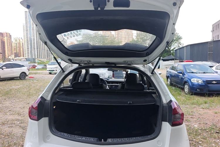 Used Geely Auto Vision X3 2019 Upgraded Model 1.5L Manual Luxury Version Trunk