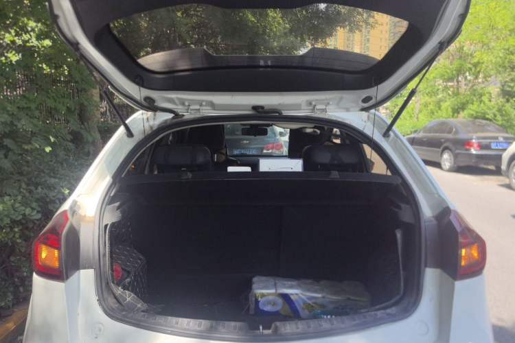 Used Geely Auto Vision X3 2019 Upgraded Model 1.5L CVT Elite Version Trunk