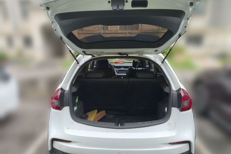 Used Geely Auto Vision X3 2019 Upgraded Model 1.5L Manual Elite Version Trunk