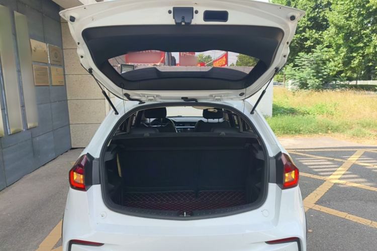 Used Geely Auto Vision X3 2019 Upgraded Model 1.5L CVT Elite Version Trunk