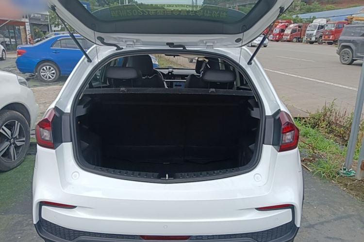Used Geely Auto Vision X3 2019 Upgraded Model 1.5L CVT Prestige Version Trunk
