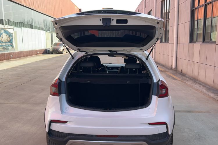 Used Geely Auto Vision X3 2019 Upgraded Model 1.5L CVT Prestige Version Trunk