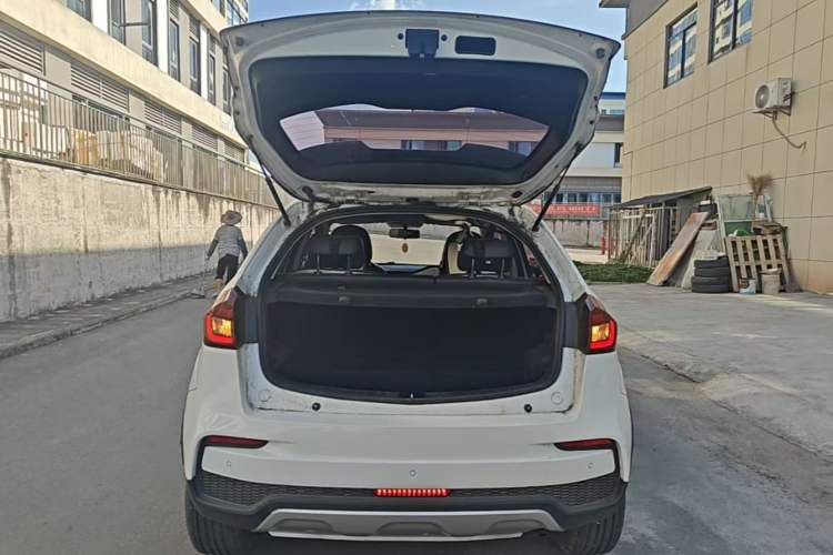 Used Geely Auto Vision X3 2019 Upgraded Model 1.5L Manual Elite Version Trunk