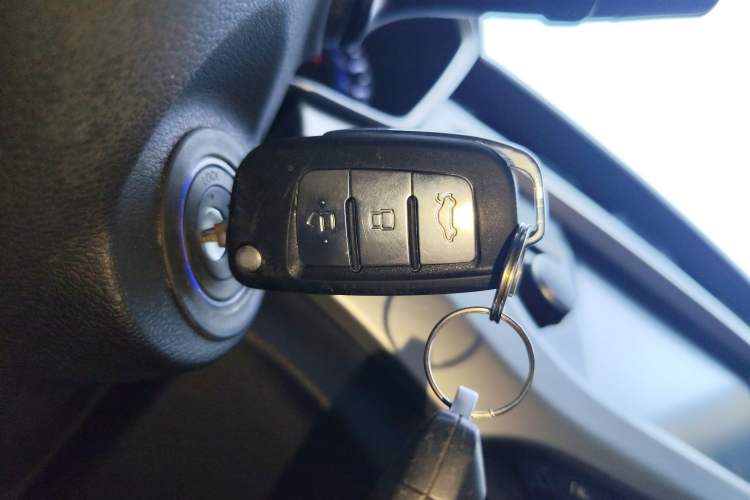 Used Geely Auto Vision X3 2019 Upgraded Model 1.5L Manual Elite Version Vehicle Key