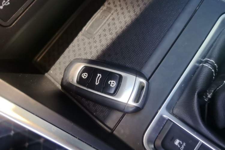 Used Geely Auto Vision X3 2019 Upgraded Model 1.5L CVT Prestige Version Vehicle Key