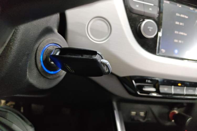 Used Geely Auto Vision X3 2019 Upgraded Model 1.5L Manual Elite Version Vehicle Key