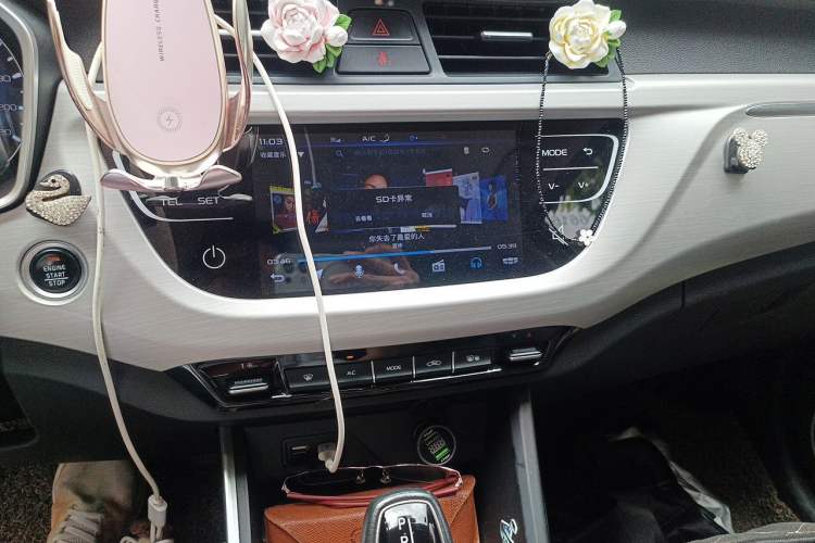 Used Geely Auto Vision X3 2019 Upgraded Model 1.5L CVT Prestige Version Audio And AC Panel
