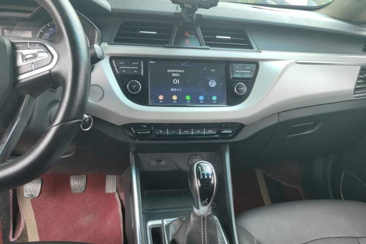 Used Geely Auto Vision X3 2019 Upgraded Model 1.5L Manual Elite Version Audio And AC Panel