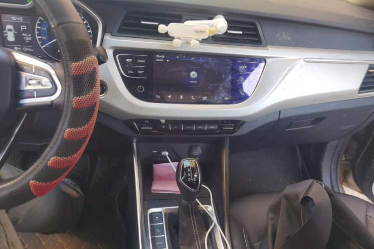 Used Geely Auto Vision X3 2019 Upgraded Model 1.5L CVT Prestige Version Audio And AC Panel