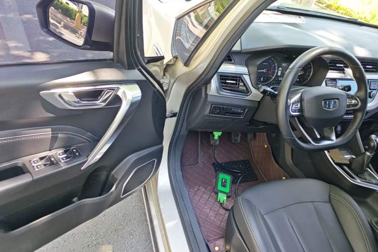 Used Geely Auto Vision X3 2019 Upgraded Model 1.5L Manual Luxury Version Driver Seat
