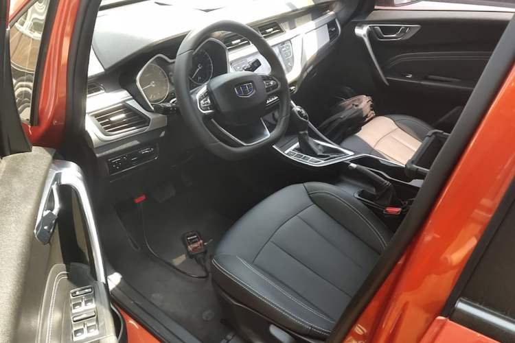 Used Geely Auto Vision X3 2019 Upgraded Model 1.5L CVT Prestige Version Driver Seat