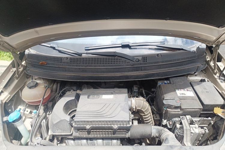 Used Geely Auto Vision X3 2019 Upgraded Model 1.5L CVT Prestige Version Engine Bay