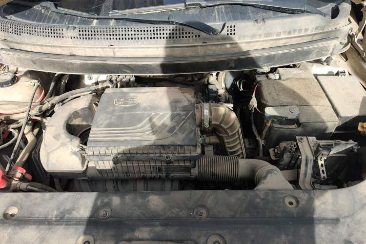 Used Geely Auto Vision X3 2019 Upgraded Model 1.5L Manual Luxury Version Engine Bay