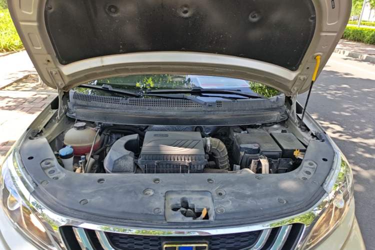 Used Geely Auto Vision X3 2019 Upgraded Model 1.5L Manual Luxury Version Engine Bay