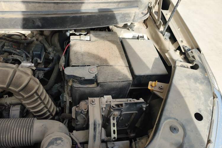 Used Geely Auto Vision X3 2019 Upgraded Model 1.5L Manual Luxury Version Engine Bay Left