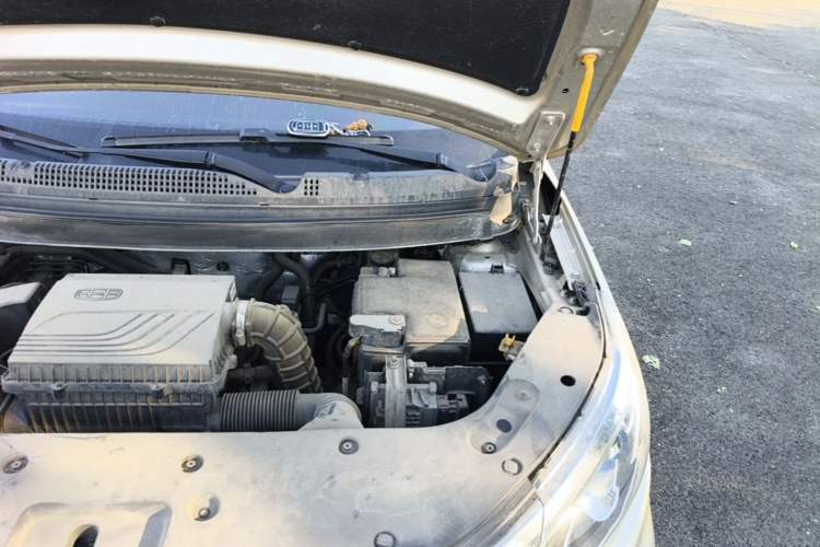 Used Geely Auto Vision X3 2019 Upgraded Model 1.5L CVT Elite Version Engine Bay Left