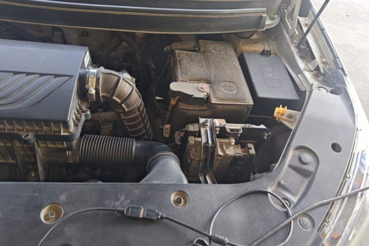 Used Geely Auto Vision X3 2019 Upgraded Model 1.5L CVT Prestige Version Engine Bay Left