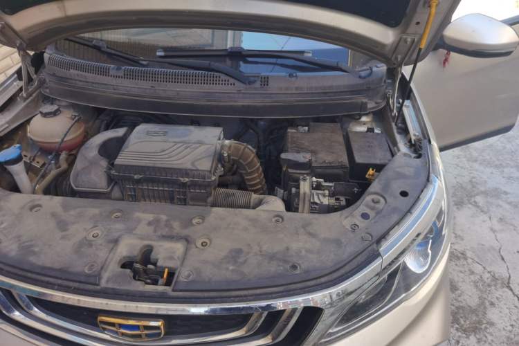 Used Geely Auto Vision X3 2019 Upgraded Model 1.5L CVT Prestige Version Engine Bay Left