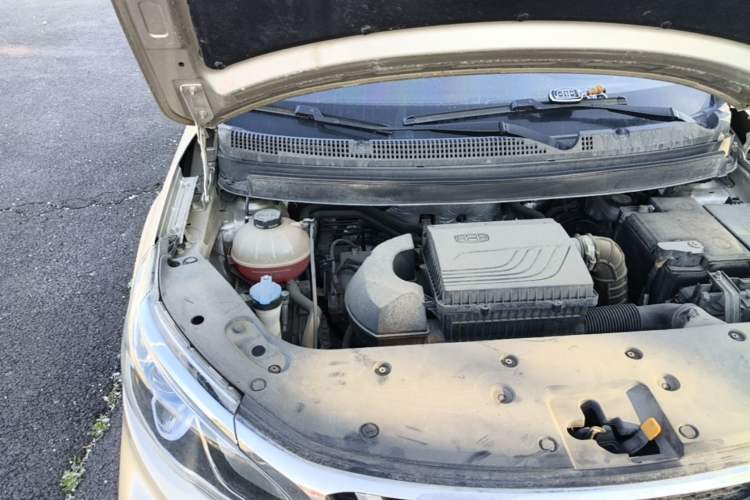 Used Geely Auto Vision X3 2019 Upgraded Model 1.5L CVT Elite Version Engine Bay Right