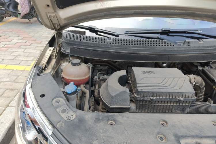 Used Geely Auto Vision X3 2019 Upgraded Model 1.5L CVT Prestige Version Engine Bay Right