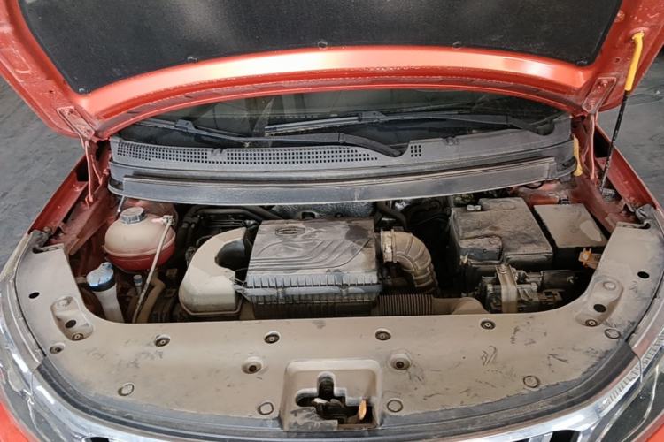 Used Geely Auto Vision X3 2019 Upgraded Model 1.5L CVT Prestige Version Engine Bay